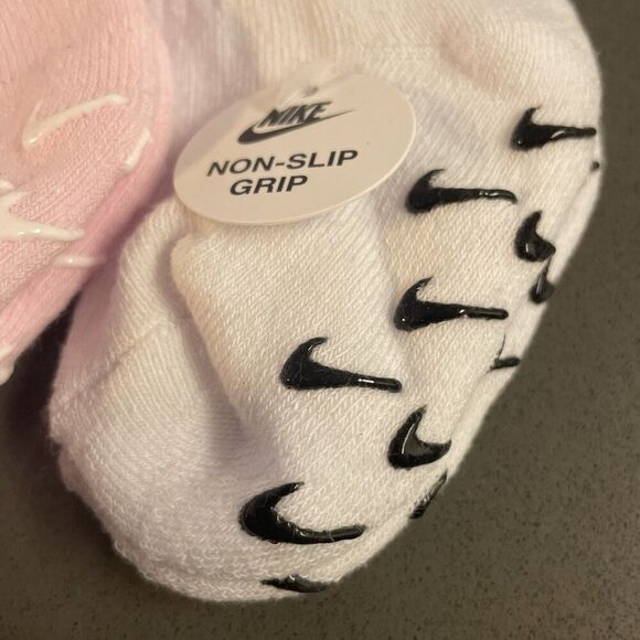 Nike 3 pack non slip lightweight baby girl socks 6-12 Months new - Picture 4 of 7